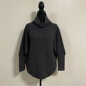 Callina Sweater Women’s Size L/XL Gray Turtleneck Dolman style sweater Alpaca